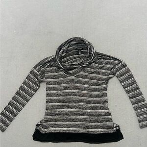 Women’s White House Black Market Black & White Cowl Neck Top S Like New
